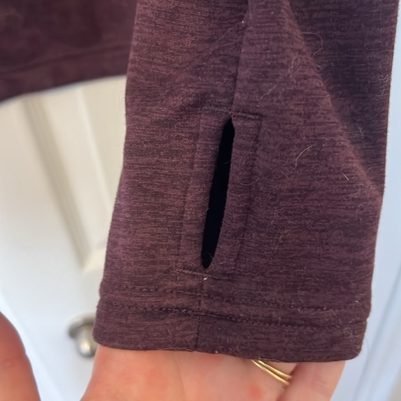 North Face fleece long sleeve layer - Picture 3 of 3